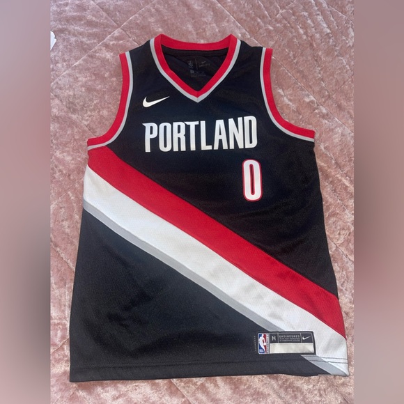 Youth Portland Trail Blazers #0 Damian Lillard Icon Swingman Jersey – Black - Picture 2 of 3